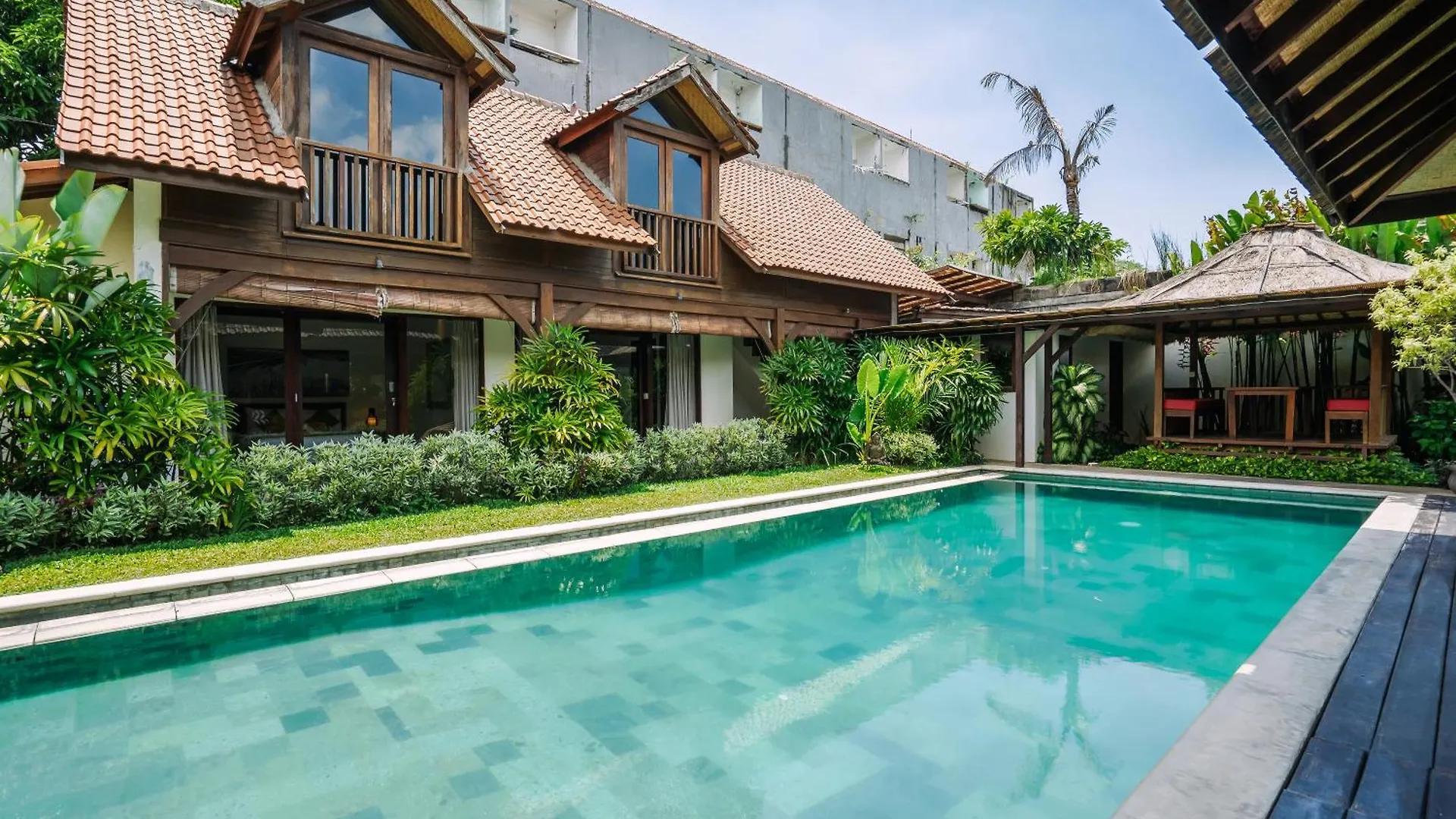 Villa Cira - 5 Bedrooms Private Villa Next To Seminyak