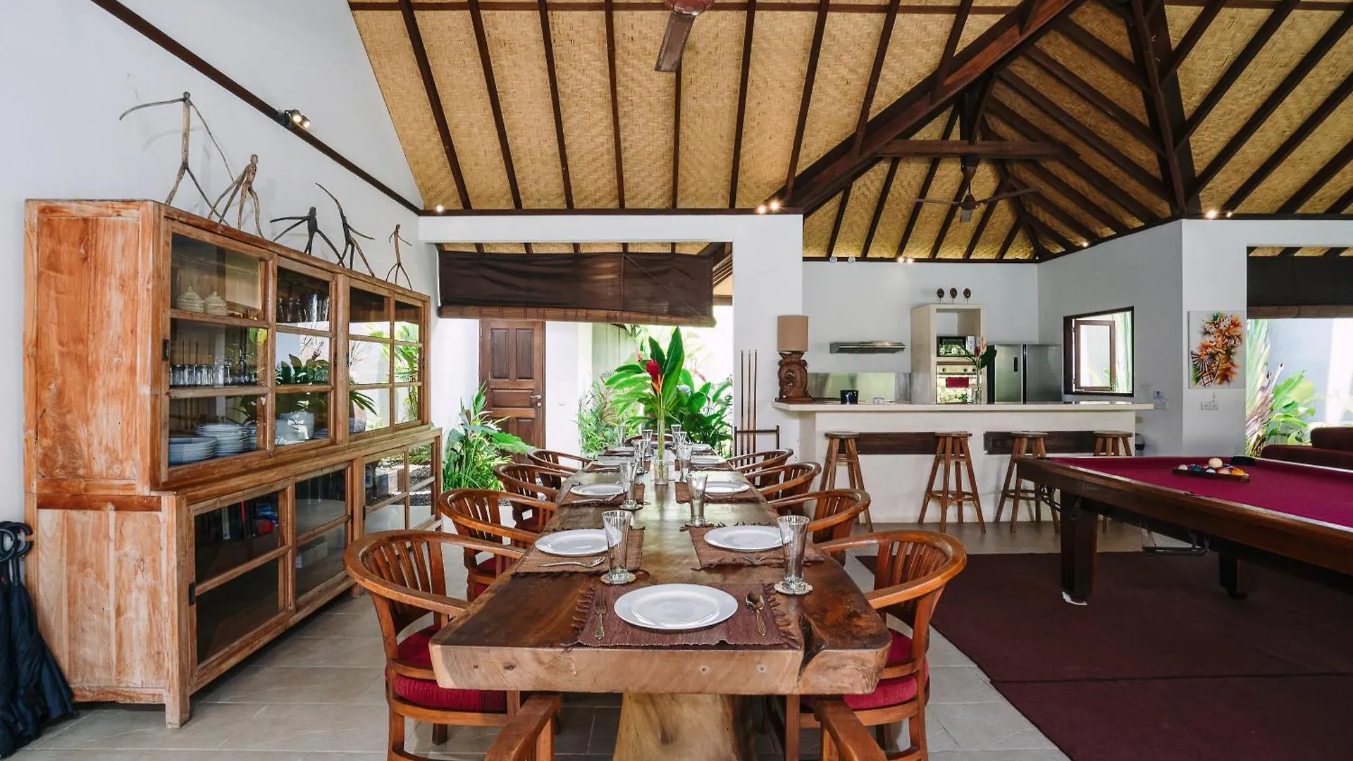 Villa Cira - 5 Bedrooms Private Villa Next To Seminyak