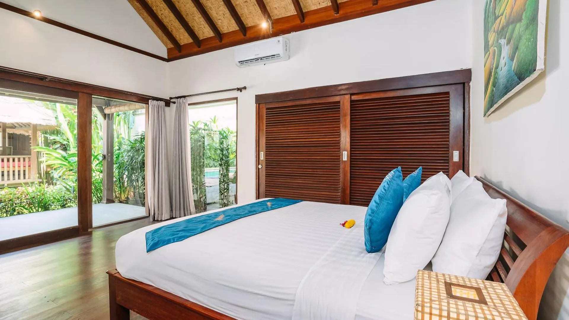 Villa Cira - 5 Bedrooms Private Villa Next To Seminyak סמיניאק