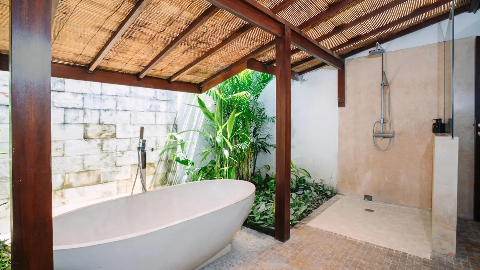Villa Cira - 5 Bedrooms Private Villa Next To Seminyak
