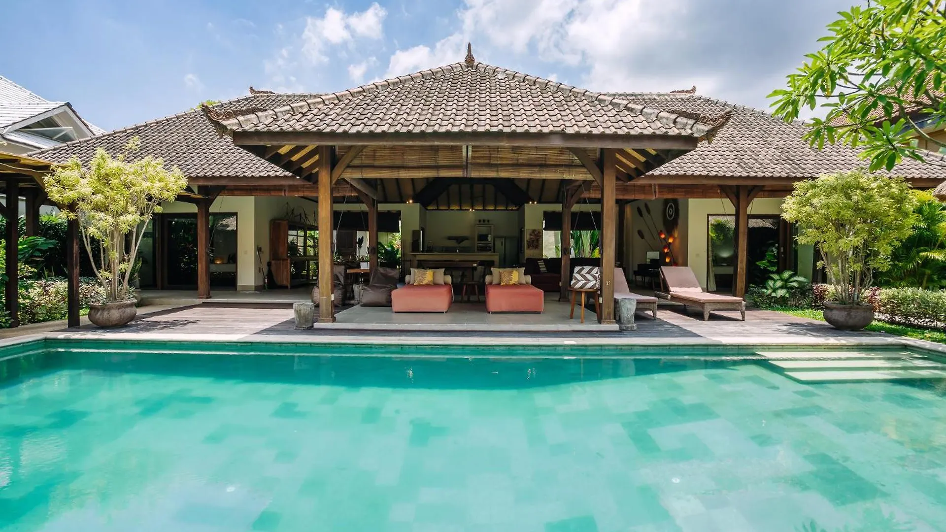 Villa Cira - 5 Bedrooms Private Villa Next To Seminyak Indonesia