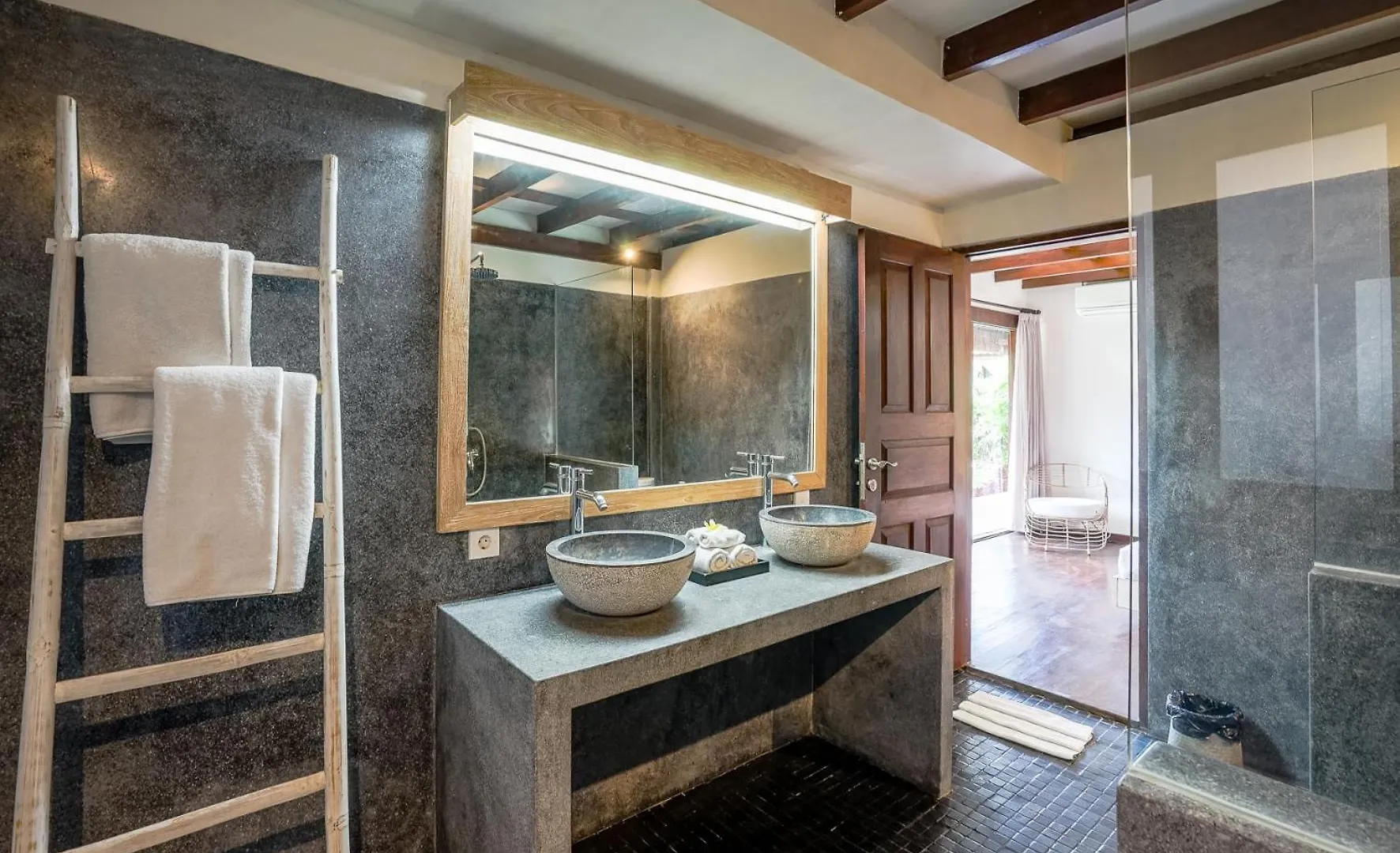 Villa Cira - 5 Bedrooms Private Villa Next To Seminyak
