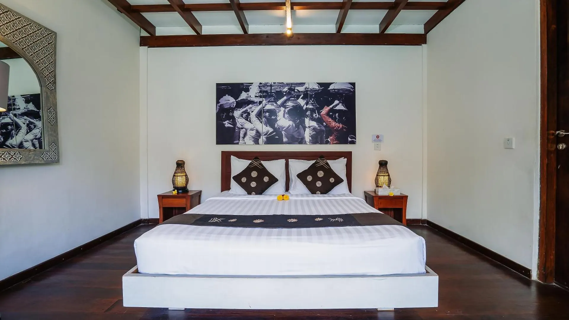 Villa Cira - 5 Bedrooms Private Villa Next To Seminyak contacts