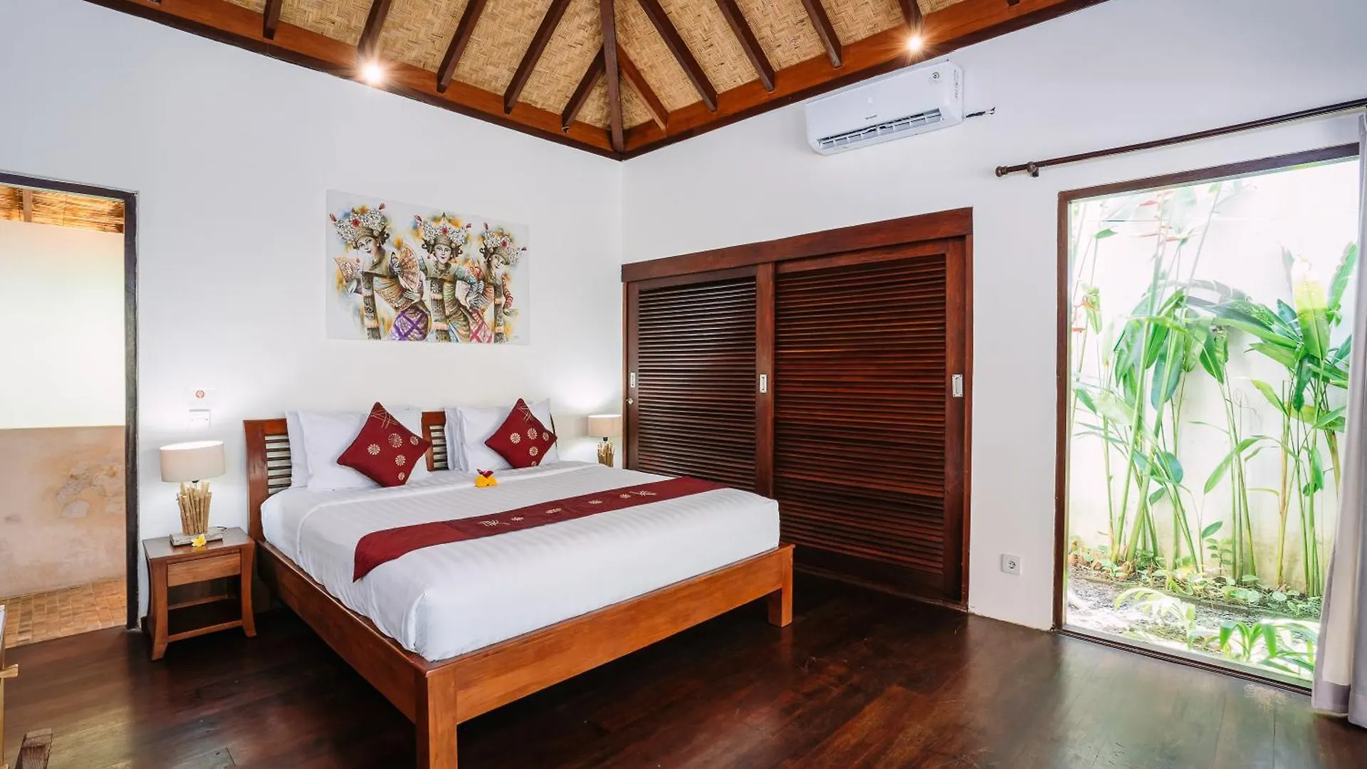 Villa Cira - 5 Bedrooms Private Villa Next To Seminyak