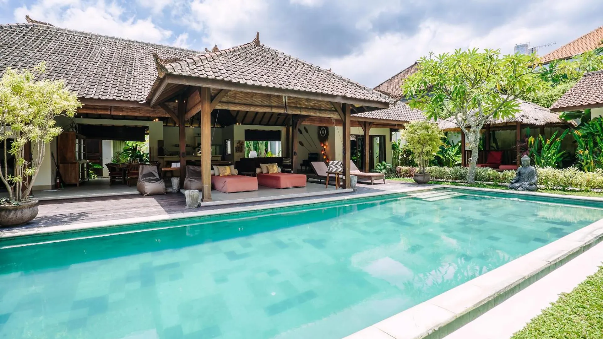 Villa Cira - 5 Bedrooms Private Villa Next To Seminyak