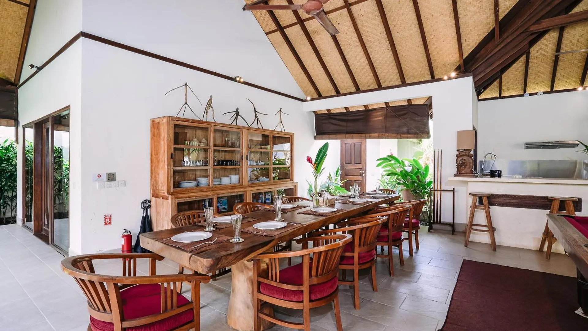 Villa Cira - 5 Bedrooms Private Villa Next To Seminyak 0*,