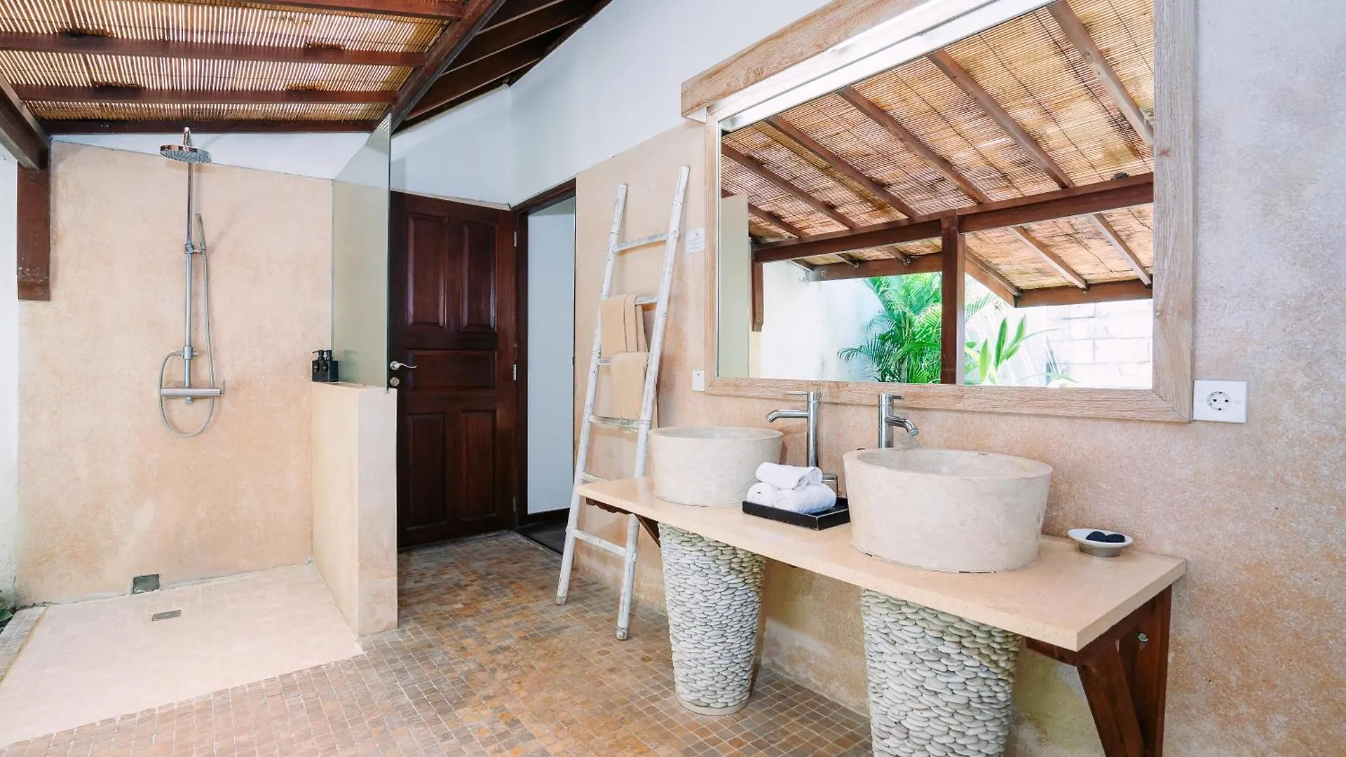 Villa Cira - 5 Bedrooms Private Villa Next To Seminyak Indonésie